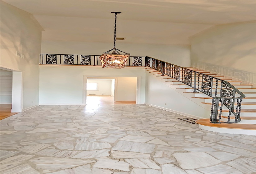 154 PERKINS EXT, Memphis, Tennessee 38117, 4 Bedrooms Bedrooms, 11 Rooms Rooms,3.1 BathroomsBathrooms,Residential,For Sale,PERKINS,10195190