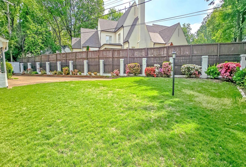 154 PERKINS EXT, Memphis, Tennessee 38117, 4 Bedrooms Bedrooms, 11 Rooms Rooms,3.1 BathroomsBathrooms,Residential,For Sale,PERKINS,10195190