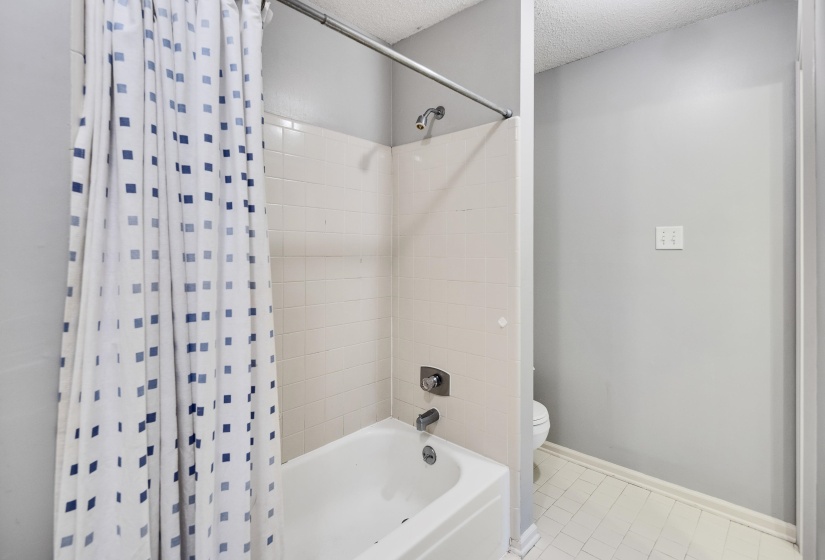 3365 STONE CREEK CV, Collierville, Tennessee 38017, 4 Bedrooms Bedrooms, 9 Rooms Rooms,2.1 BathroomsBathrooms,Residential,For Sale,STONE CREEK,10195463