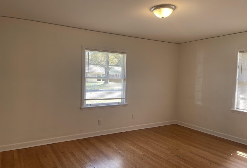 1293 CAROLYN DR, Memphis, Tennessee 38111, 3 Bedrooms Bedrooms, 7 Rooms Rooms,1.1 BathroomsBathrooms,Residential,For Sale,CAROLYN,10195514