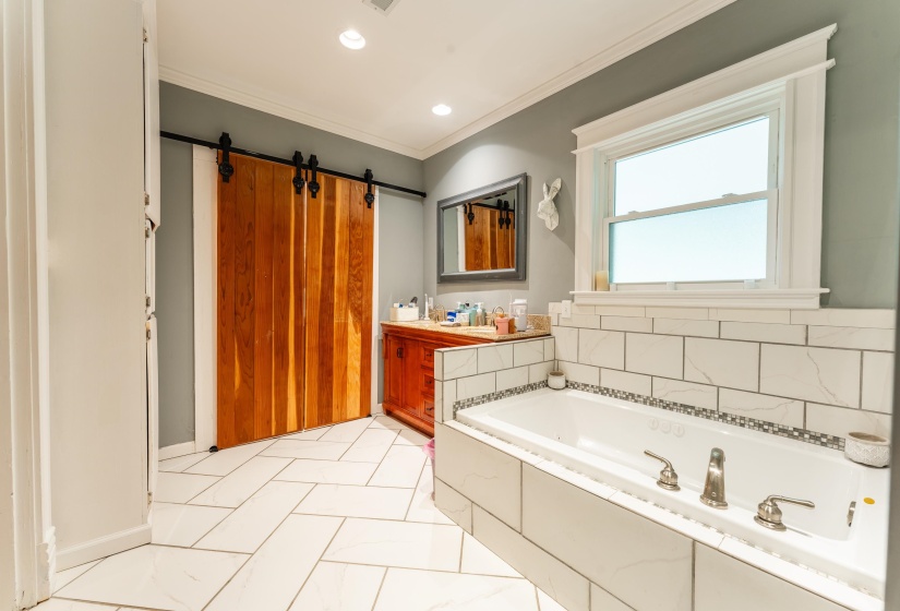 171 WHITE ST, Savannah, Tennessee 38372, 4 Bedrooms Bedrooms, 10 Rooms Rooms,3 BathroomsBathrooms,Residential,For Sale,WHITE,10195539