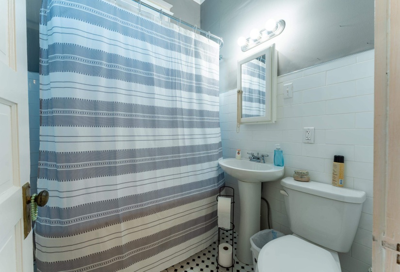 171 WHITE ST, Savannah, Tennessee 38372, 4 Bedrooms Bedrooms, 10 Rooms Rooms,3 BathroomsBathrooms,Residential,For Sale,WHITE,10195539