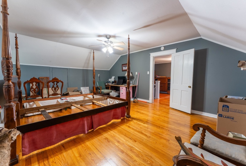 171 WHITE ST, Savannah, Tennessee 38372, 4 Bedrooms Bedrooms, 10 Rooms Rooms,3 BathroomsBathrooms,Residential,For Sale,WHITE,10195539