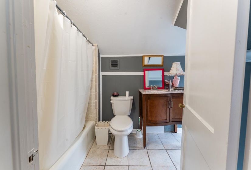 171 WHITE ST, Savannah, Tennessee 38372, 4 Bedrooms Bedrooms, 10 Rooms Rooms,3 BathroomsBathrooms,Residential,For Sale,WHITE,10195539