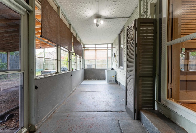 171 WHITE ST, Savannah, Tennessee 38372, 4 Bedrooms Bedrooms, 10 Rooms Rooms,3 BathroomsBathrooms,Residential,For Sale,WHITE,10195539