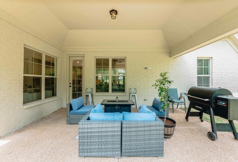 View of patio / terrace with outdoor lounge area