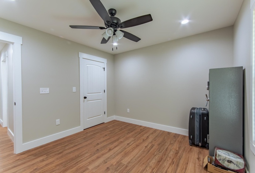 50 MELROSE CV, Savannah, Tennessee 38372, 3 Bedrooms Bedrooms, 8 Rooms Rooms,2 BathroomsBathrooms,Residential,For Sale,MELROSE,10195579