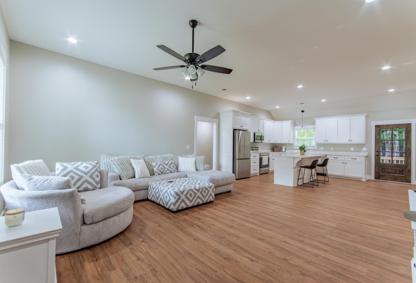 50 MELROSE CV, Savannah, Tennessee 38372, 3 Bedrooms Bedrooms, 8 Rooms Rooms,2 BathroomsBathrooms,Residential,For Sale,MELROSE,10195579