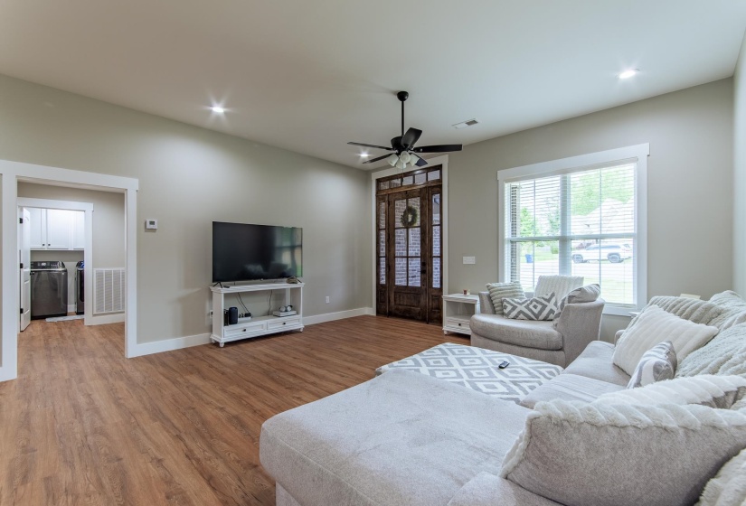 50 MELROSE CV, Savannah, Tennessee 38372, 3 Bedrooms Bedrooms, 8 Rooms Rooms,2 BathroomsBathrooms,Residential,For Sale,MELROSE,10195579