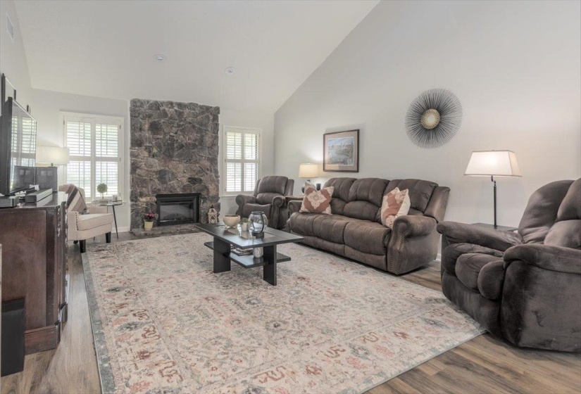 1637 SHADOW MOSS LN, Germantown, Tennessee 38138, 3 Bedrooms Bedrooms, 7 Rooms Rooms,3 BathroomsBathrooms,Residential,For Sale,SHADOW MOSS,10195674
