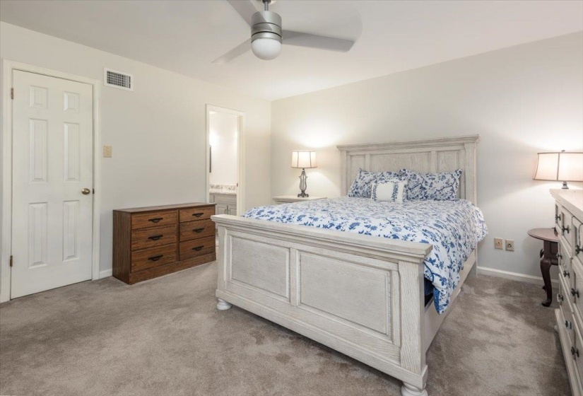 1637 SHADOW MOSS LN, Germantown, Tennessee 38138, 3 Bedrooms Bedrooms, 7 Rooms Rooms,3 BathroomsBathrooms,Residential,For Sale,SHADOW MOSS,10195674