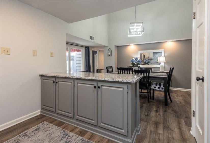 1637 SHADOW MOSS LN, Germantown, Tennessee 38138, 3 Bedrooms Bedrooms, 7 Rooms Rooms,3 BathroomsBathrooms,Residential,For Sale,SHADOW MOSS,10195674