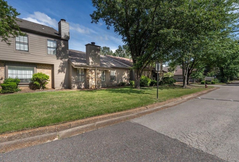 1637 SHADOW MOSS LN, Germantown, Tennessee 38138, 3 Bedrooms Bedrooms, 7 Rooms Rooms,3 BathroomsBathrooms,Residential,For Sale,SHADOW MOSS,10195674