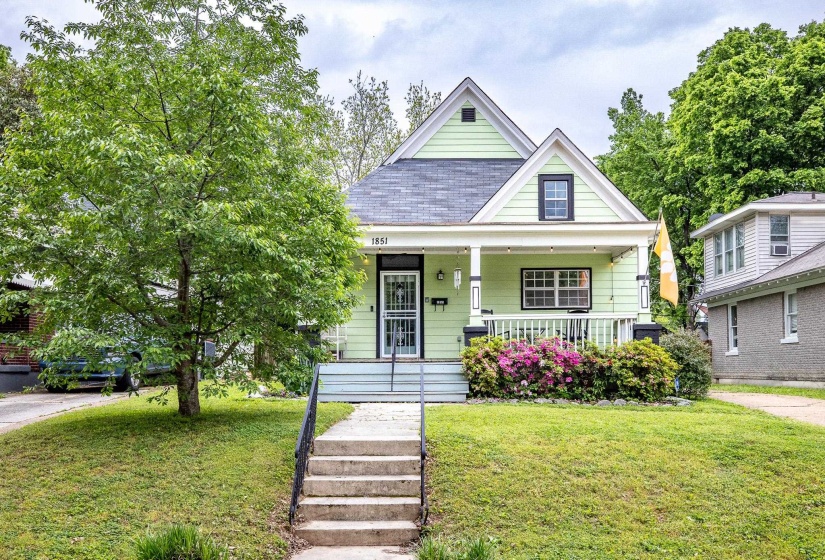 1851 WALKER AVE, Memphis, Tennessee 38114, 3 Bedrooms Bedrooms, 6 Rooms Rooms,2 BathroomsBathrooms,Residential,For Sale,WALKER,10196019