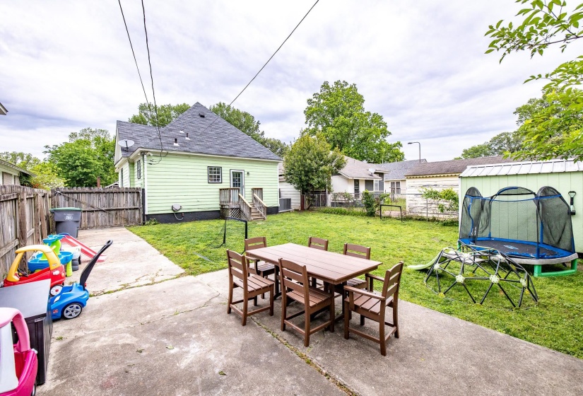 1851 WALKER AVE, Memphis, Tennessee 38114, 3 Bedrooms Bedrooms, 6 Rooms Rooms,2 BathroomsBathrooms,Residential,For Sale,WALKER,10196019