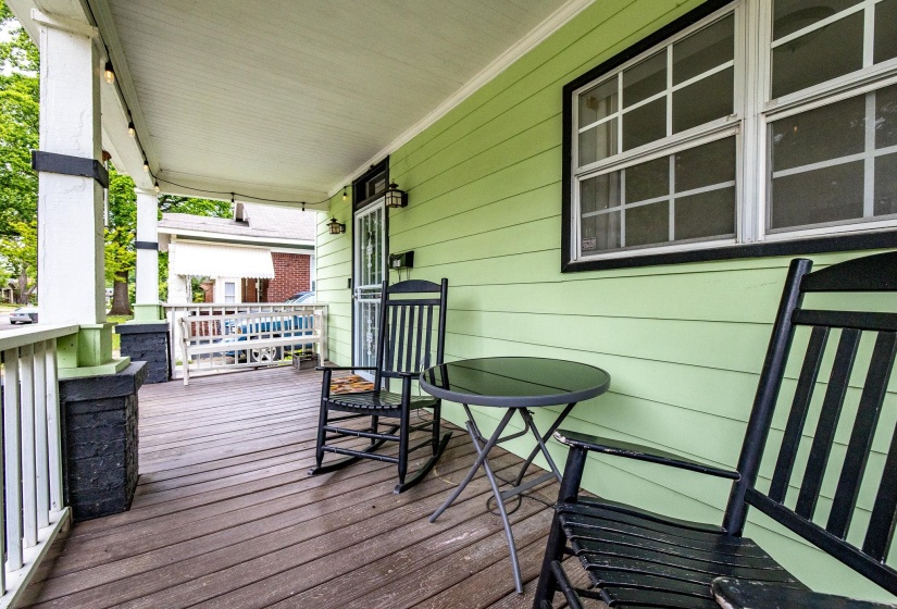 1851 WALKER AVE, Memphis, Tennessee 38114, 3 Bedrooms Bedrooms, 6 Rooms Rooms,2 BathroomsBathrooms,Residential,For Sale,WALKER,10196019