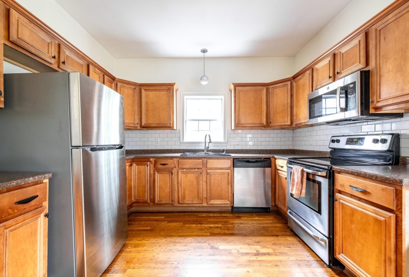 1851 WALKER AVE, Memphis, Tennessee 38114, 3 Bedrooms Bedrooms, 6 Rooms Rooms,2 BathroomsBathrooms,Residential,For Sale,WALKER,10196019
