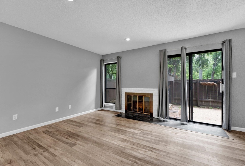 3957 GRAHAMDALE CIR, Memphis, Tennessee 38122, 2 Bedrooms Bedrooms, 5 Rooms Rooms,2 BathroomsBathrooms,Residential,For Sale,GRAHAMDALE,10196440