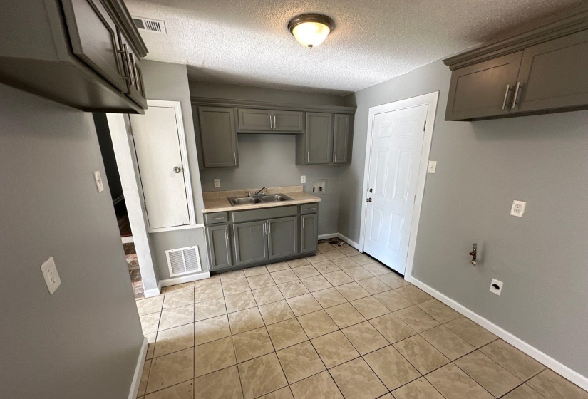 4503 BEACON HILL DR, Memphis, Tennessee 38127, 3 Bedrooms Bedrooms, 3 Rooms Rooms,1 BathroomBathrooms,Residential,For Sale,BEACON HILL,10196550
