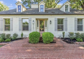 5385 WALNUT GROVE RD, Memphis, Tennessee 38120, 5 Bedrooms Bedrooms, 9 Rooms Rooms,3.1 BathroomsBathrooms,Residential,For Sale,WALNUT GROVE,10196587