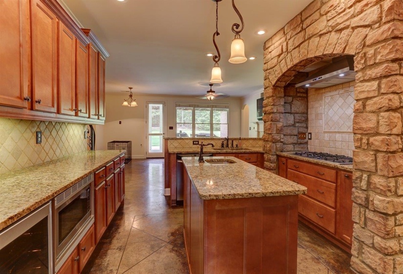 100 WHITEHALL CT, Unicorp/Eads, Tennessee 38028, 5 Bedrooms Bedrooms, 16 Rooms Rooms,4.1 BathroomsBathrooms,Residential,For Sale,WHITEHALL,10196786