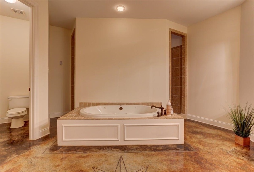 100 WHITEHALL CT, Unicorp/Eads, Tennessee 38028, 5 Bedrooms Bedrooms, 16 Rooms Rooms,4.1 BathroomsBathrooms,Residential,For Sale,WHITEHALL,10196786