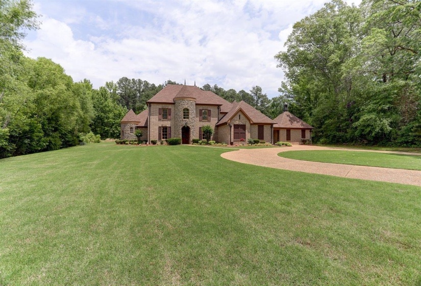 100 WHITEHALL CT, Unicorp/Eads, Tennessee 38028, 5 Bedrooms Bedrooms, 16 Rooms Rooms,4.1 BathroomsBathrooms,Residential,For Sale,WHITEHALL,10196786