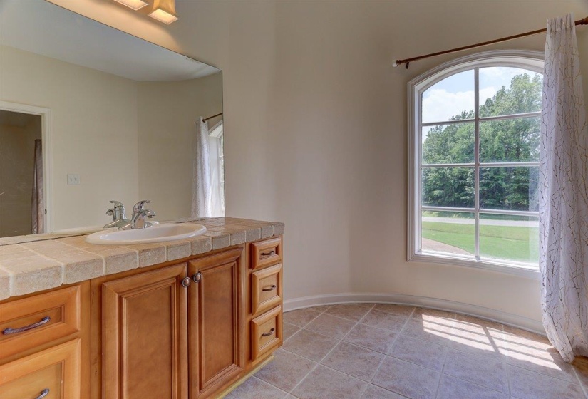 100 WHITEHALL CT, Unicorp/Eads, Tennessee 38028, 5 Bedrooms Bedrooms, 16 Rooms Rooms,4.1 BathroomsBathrooms,Residential,For Sale,WHITEHALL,10196786
