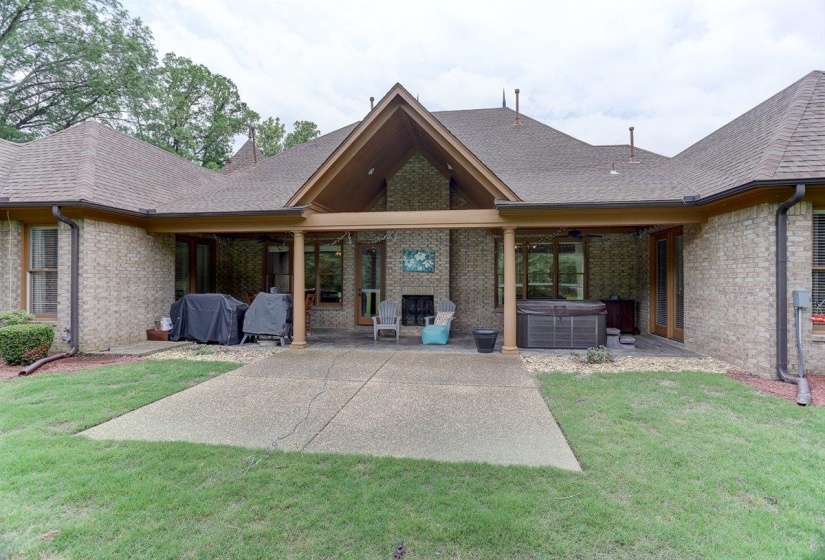 100 WHITEHALL CT, Unicorp/Eads, Tennessee 38028, 5 Bedrooms Bedrooms, 16 Rooms Rooms,4.1 BathroomsBathrooms,Residential,For Sale,WHITEHALL,10196786