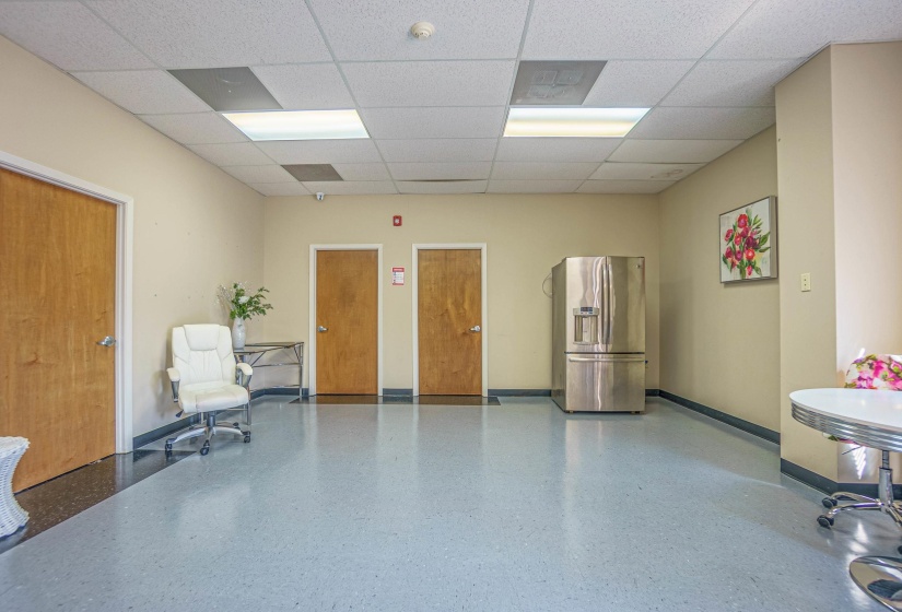 Misc room featuring a drop ceiling