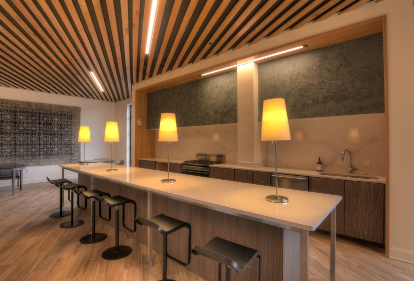 717 RIVERSIDE DR, Memphis, Tennessee 38103, 3 Bedrooms Bedrooms, 6 Rooms Rooms,3 BathroomsBathrooms,Residential,For Sale,RIVERSIDE,10197026