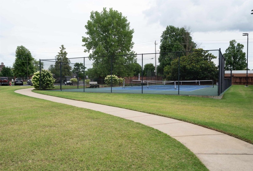 717 RIVERSIDE DR, Memphis, Tennessee 38103, 3 Bedrooms Bedrooms, 6 Rooms Rooms,3 BathroomsBathrooms,Residential,For Sale,RIVERSIDE,10197026