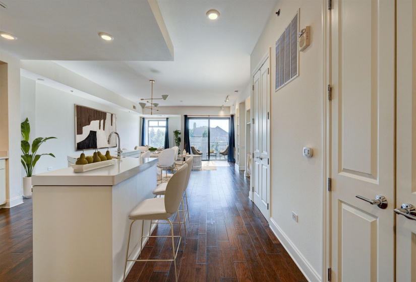 717 RIVERSIDE DR, Memphis, Tennessee 38103, 3 Bedrooms Bedrooms, 6 Rooms Rooms,3 BathroomsBathrooms,Residential,For Sale,RIVERSIDE,10197026