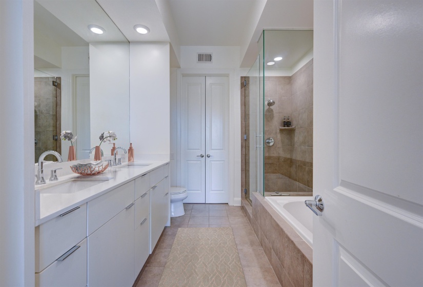 717 RIVERSIDE DR, Memphis, Tennessee 38103, 3 Bedrooms Bedrooms, 6 Rooms Rooms,3 BathroomsBathrooms,Residential,For Sale,RIVERSIDE,10197026