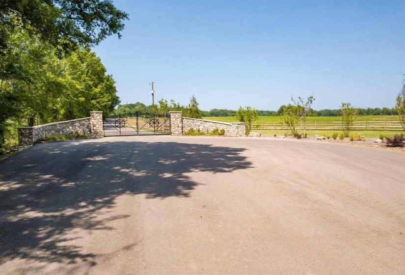 LOT # 113 LAUNCH RAMP CV, Savannah, Tennessee 38372, ,Land,For Sale,LAUNCH RAMP,10197063