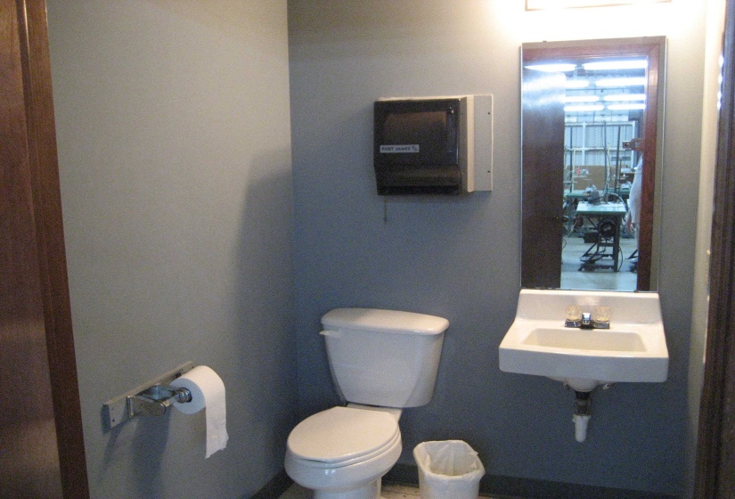 202 PERRY ST, Milledgeville, Tennessee 38359, ,Commercial/industrial,For Sale,PERRY,10197081