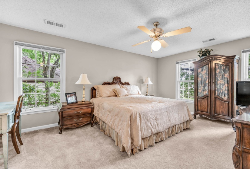 8422 POPLAR PIKE, Germantown, Tennessee 38138, 4 Bedrooms Bedrooms, 9 Rooms Rooms,3.1 BathroomsBathrooms,Residential,For Sale,POPLAR,10197894