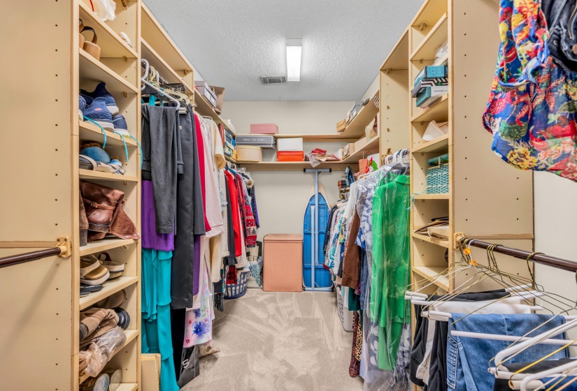 8422 POPLAR PIKE, Germantown, Tennessee 38138, 4 Bedrooms Bedrooms, 9 Rooms Rooms,3.1 BathroomsBathrooms,Residential,For Sale,POPLAR,10197894