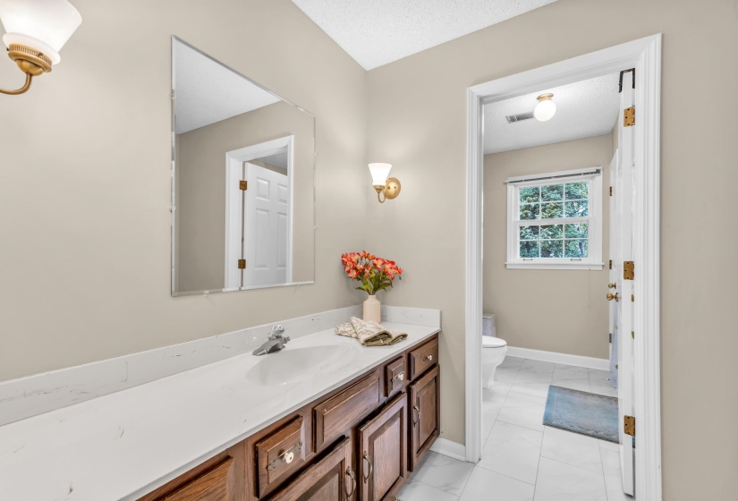 8422 POPLAR PIKE, Germantown, Tennessee 38138, 4 Bedrooms Bedrooms, 9 Rooms Rooms,3.1 BathroomsBathrooms,Residential,For Sale,POPLAR,10197894