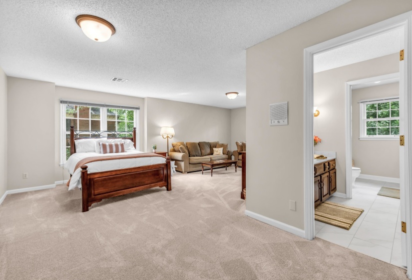 8422 POPLAR PIKE, Germantown, Tennessee 38138, 4 Bedrooms Bedrooms, 9 Rooms Rooms,3.1 BathroomsBathrooms,Residential,For Sale,POPLAR,10197894