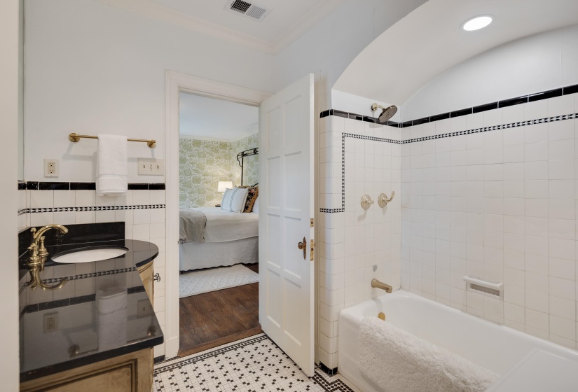 55 ST ANDREWS FWY, Memphis, Tennessee 38111, 5 Bedrooms Bedrooms, 11 Rooms Rooms,4.1 BathroomsBathrooms,Residential,For Sale,ST ANDREWS,10198074