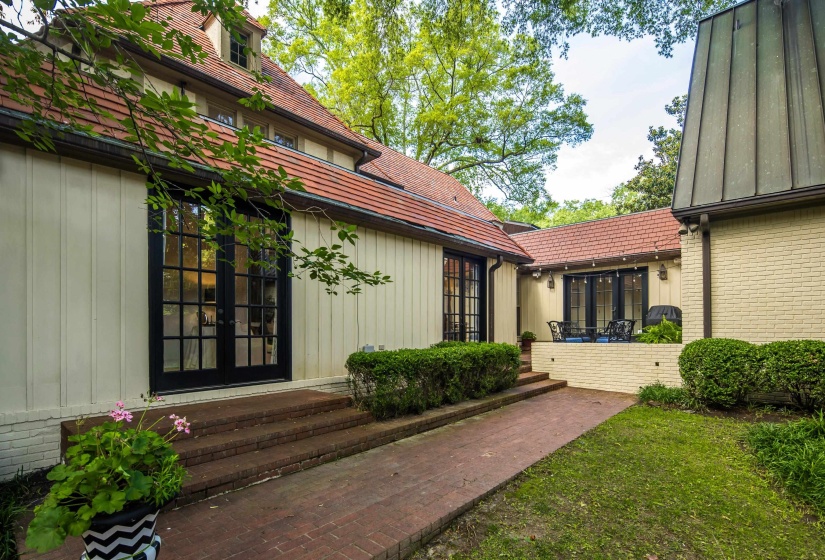 55 ST ANDREWS FWY, Memphis, Tennessee 38111, 5 Bedrooms Bedrooms, 11 Rooms Rooms,4.1 BathroomsBathrooms,Residential,For Sale,ST ANDREWS,10198074