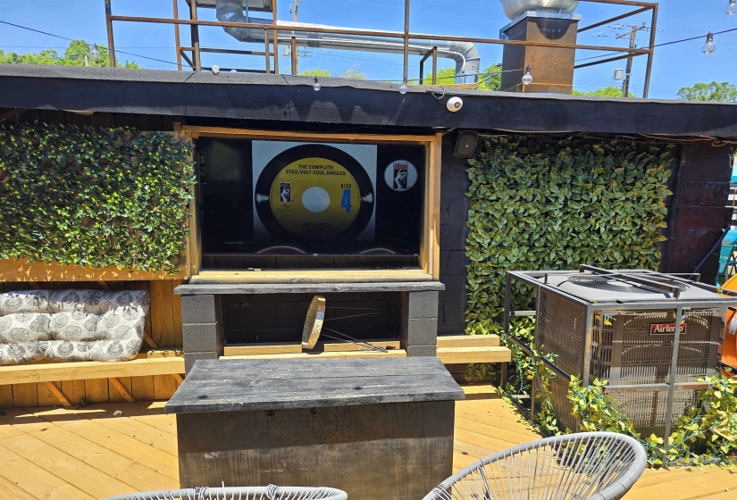 Exterior view of cooling unit and pet washing area