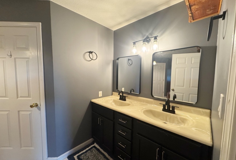 112 YORK COMMONS LN, Ripley, Tennessee 38063-6086, 3 Bedrooms Bedrooms, 8 Rooms Rooms,2.1 BathroomsBathrooms,Residential,For Sale,YORK COMMONS,10198575