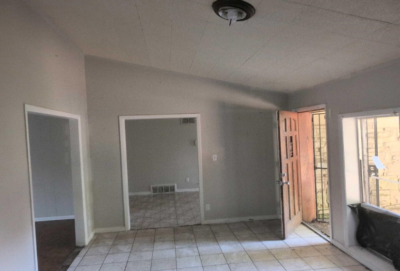 4915 FOXHALL CV, Memphis, Tennessee 38118, 5 Bedroom Bedrooms, 9 Room Rooms,3.1 BathroomBathrooms,Residential,For Sale,FOXHALL,0,10198893