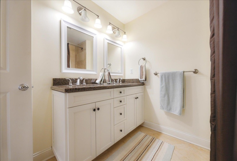 127 MADISON AVE, Memphis, Tennessee 38103, 2 Bedroom Bedrooms, 6 Room Rooms,2 BathroomBathrooms,Residential,For Sale,MADISON,0,10199280
