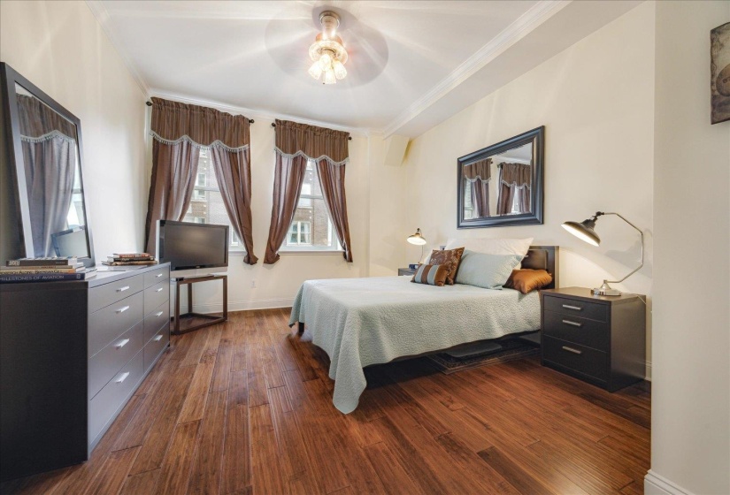 127 MADISON AVE, Memphis, Tennessee 38103, 2 Bedroom Bedrooms, 6 Room Rooms,2 BathroomBathrooms,Residential,For Sale,MADISON,0,10199280
