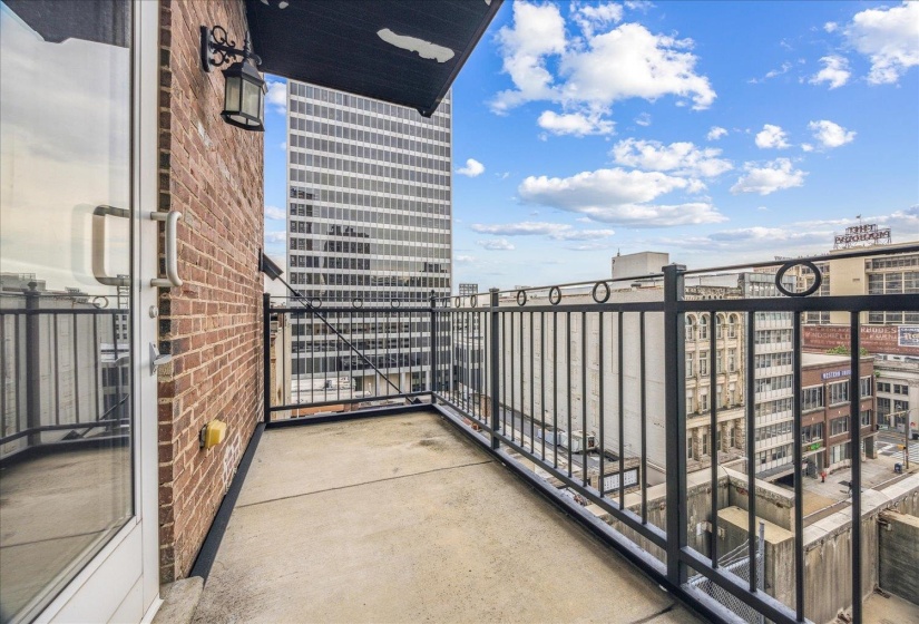 127 MADISON AVE, Memphis, Tennessee 38103, 2 Bedroom Bedrooms, 6 Room Rooms,2 BathroomBathrooms,Residential,For Sale,MADISON,0,10199280