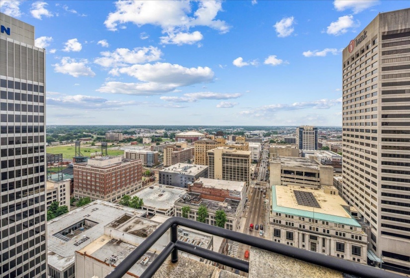 127 MADISON AVE, Memphis, Tennessee 38103, 2 Bedroom Bedrooms, 6 Room Rooms,2 BathroomBathrooms,Residential,For Sale,MADISON,0,10199280