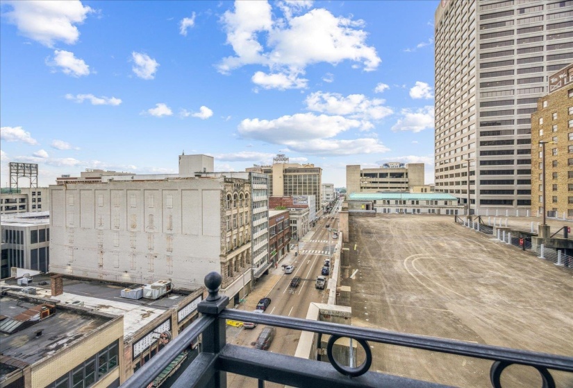 127 MADISON AVE, Memphis, Tennessee 38103, 2 Bedroom Bedrooms, 6 Room Rooms,2 BathroomBathrooms,Residential,For Sale,MADISON,0,10199280